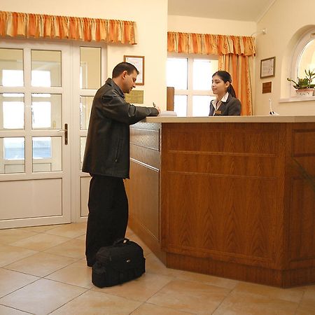 Hotel Bavaria Abda Zewnętrze zdjęcie