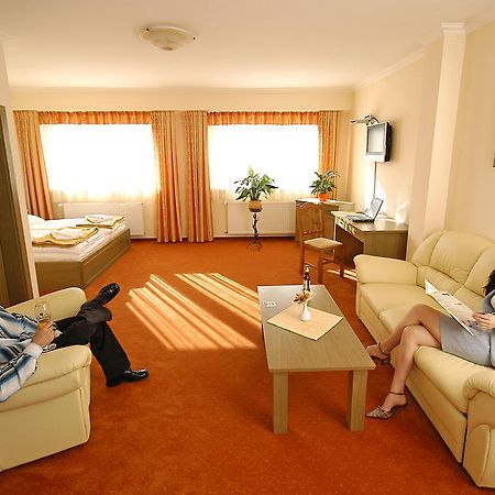 Hotel Bavaria Abda Pokój zdjęcie