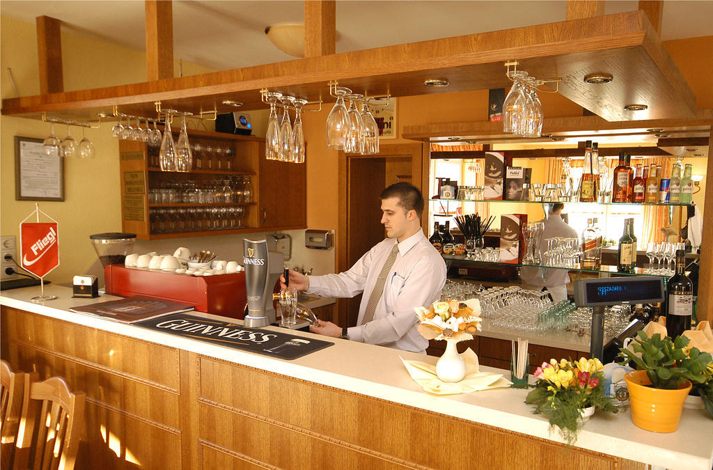 Hotel Bavaria Abda Zewnętrze zdjęcie