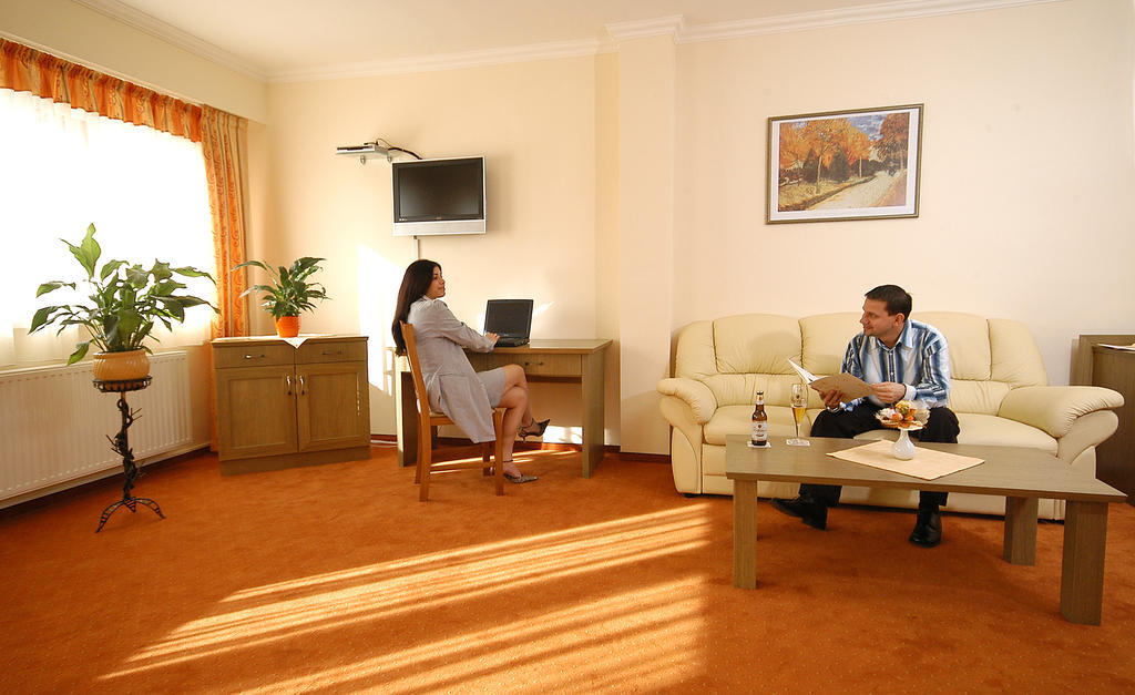 Hotel Bavaria Abda Zewnętrze zdjęcie