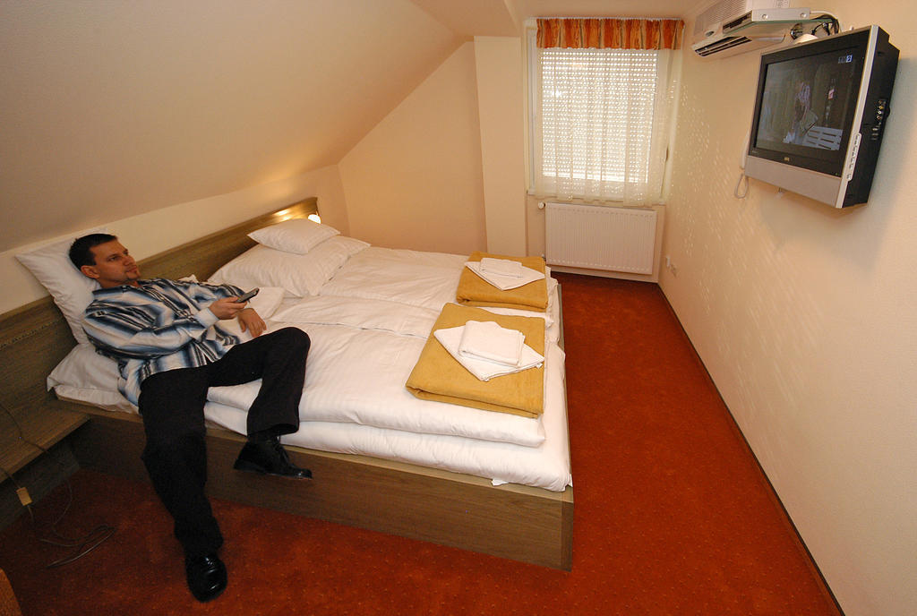 Hotel Bavaria Abda Pokój zdjęcie