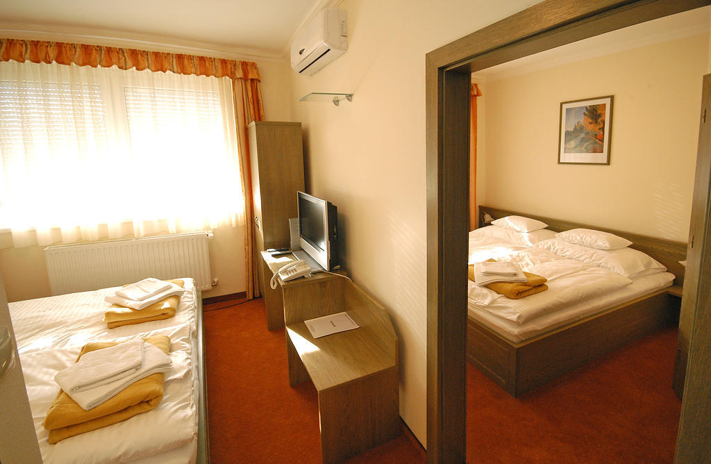 Hotel Bavaria Abda Pokój zdjęcie